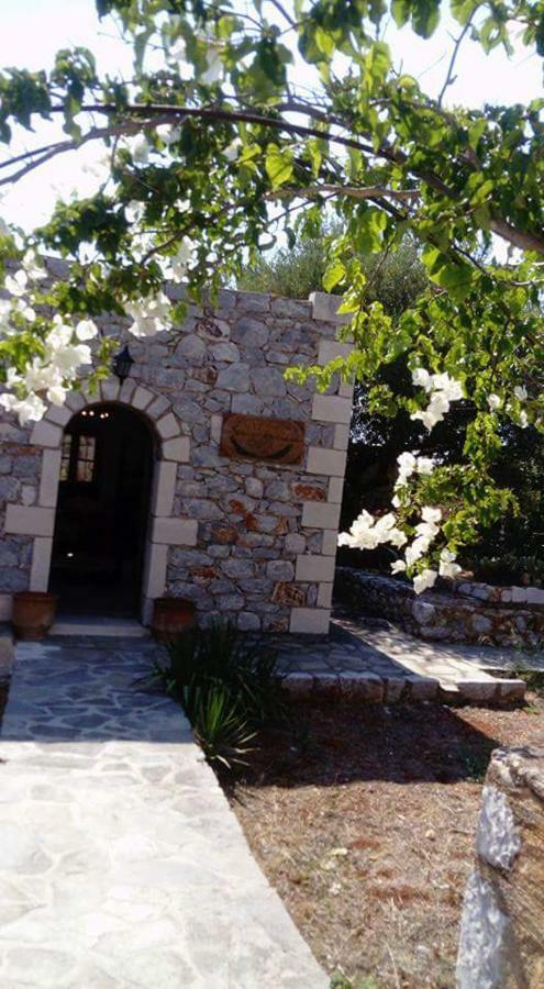 Charouda Stone Tower Pyrgos Dirou Exterior foto